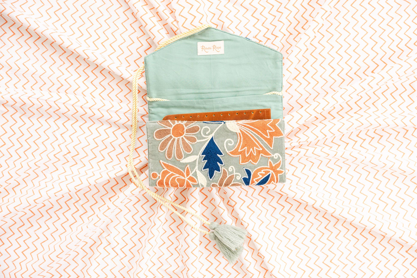 RAB Embroidered Velvet Jewelry Organizer Mint $39