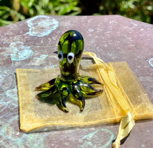 GIV Glass Octopus Sitter Miniature Sitter Collectible $10