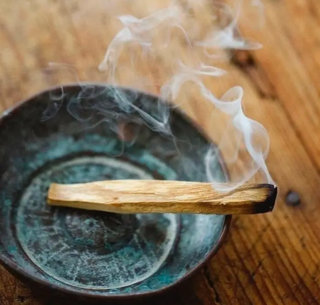 Palo Santo 4" stick from Peru
