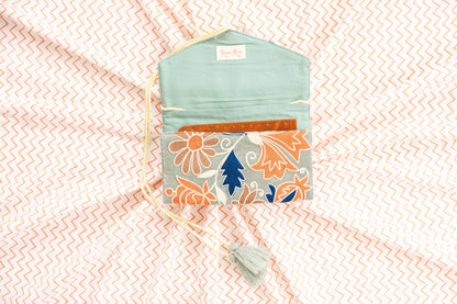 RAB Embroidered Velvet Jewelry Organizer Mint $39