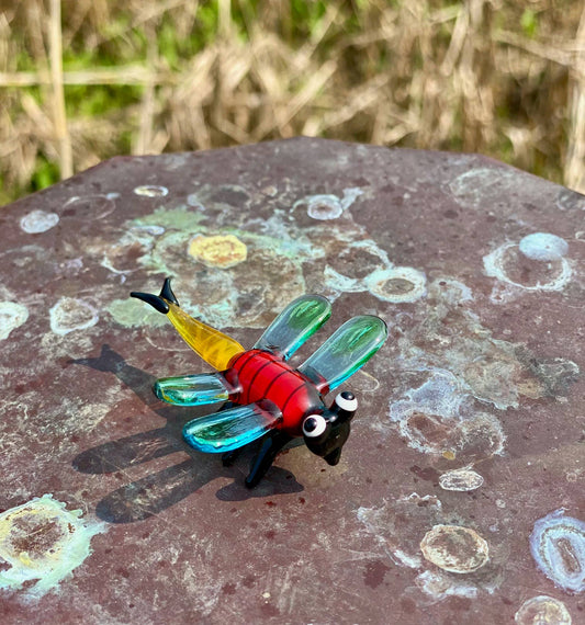 GIV Glass Dragonfly Sitter Miniature Collectible $8
